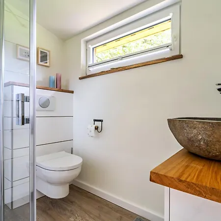 Karla - Stilvolles Mit Terrasse Und Garten Ahrenviolfeld