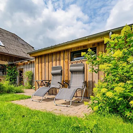 Karla - Stilvolles Mit Terrasse Und Garten